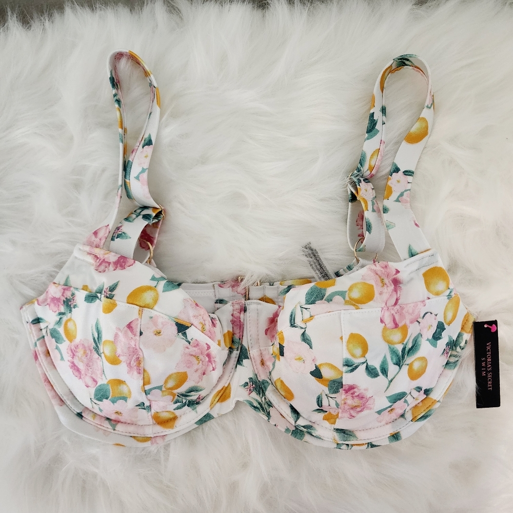 BRAND NEW! Victorias Secret Essential Swim Underwire Bikini top, size 34DDD NWT